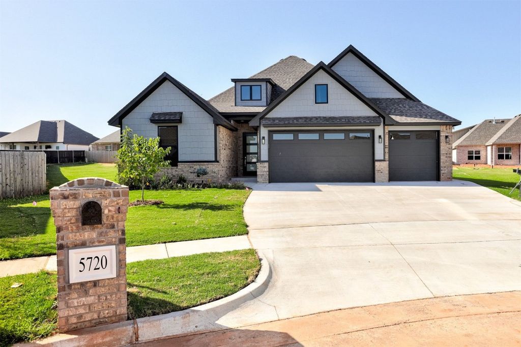 5720 Copper Stone Court, Mustang, OK 73064