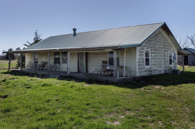 267 County Road 2150, Telephone, TX 75446