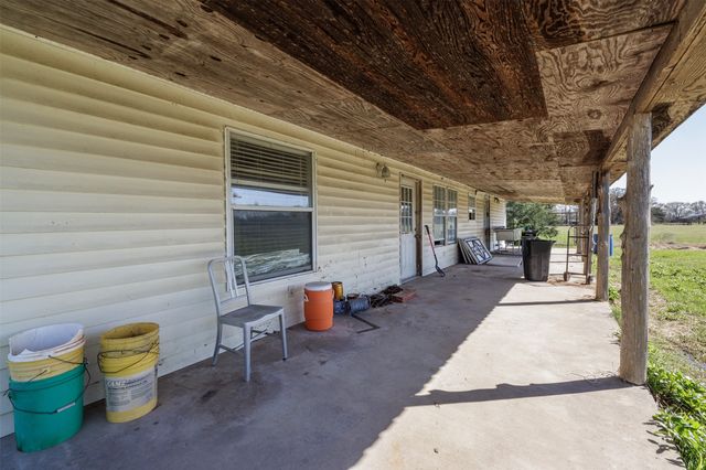267 County Road 2150, Telephone, TX 75446
