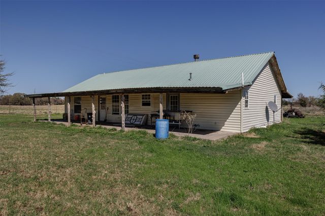 267 County Road 2150, Telephone, TX 75446