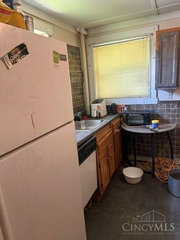 955 Simmons Avenue, Lincoln Heights, OH 45215