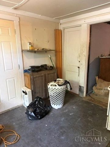955 Simmons Avenue, Lincoln Heights, OH 45215