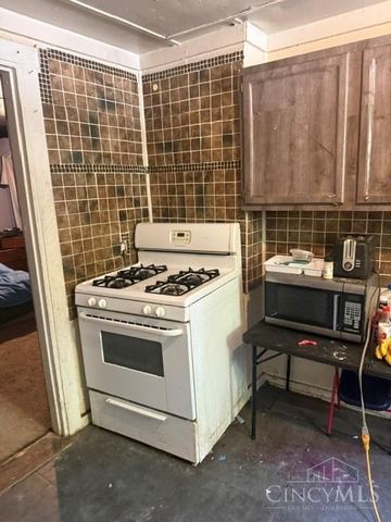 955 Simmons Avenue, Lincoln Heights, OH 45215