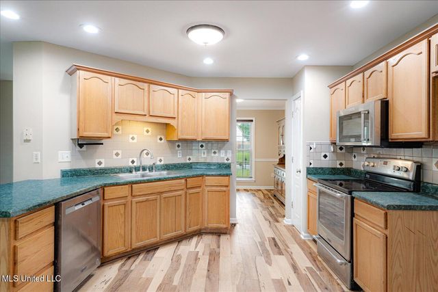 9015 Champlain Drive, Olive Branch, MS 38654