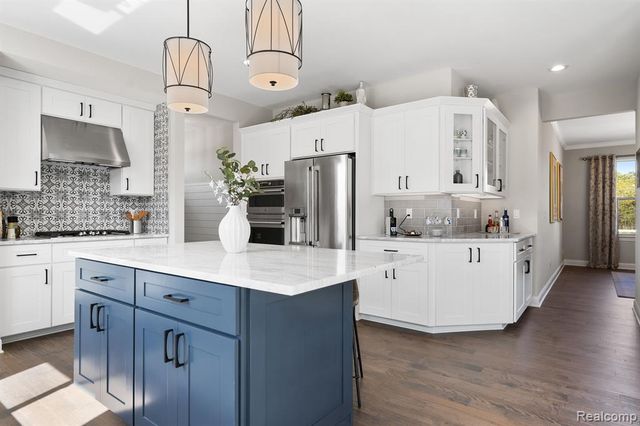 13803 Eagles Way Drive, Shelby Twp, MI 48315