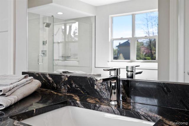 13803 Eagles Way Drive, Shelby Twp, MI 48315