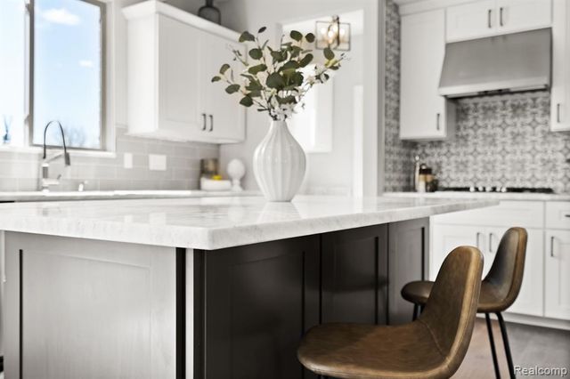 13803 Eagles Way Drive, Shelby Twp, MI 48315