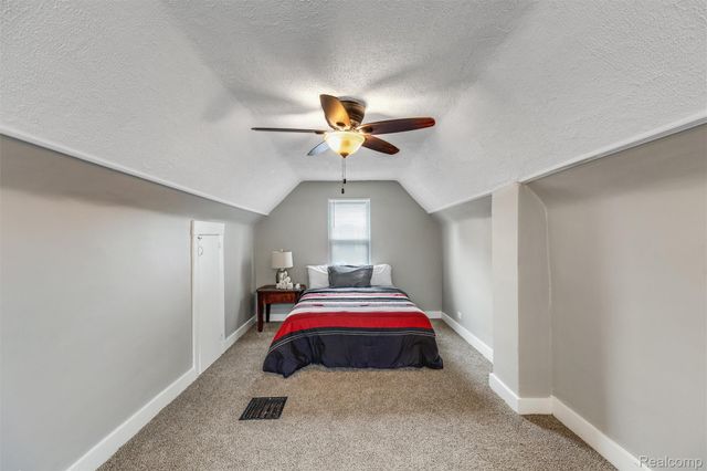 23337 Reynolds Avenue, Hazel Park, MI 48030