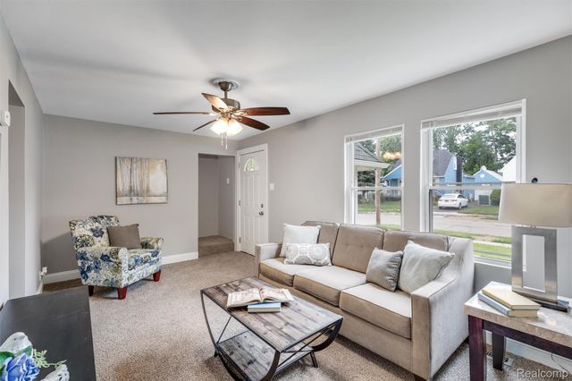 23337 Reynolds Avenue, Hazel Park, MI 48030