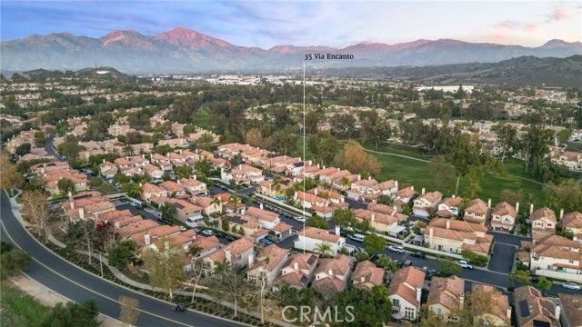 35 Via Encanto, Rancho Santa Margarita, CA 92688
