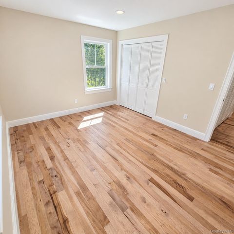 5 Lane G, Huntington, NY 11743