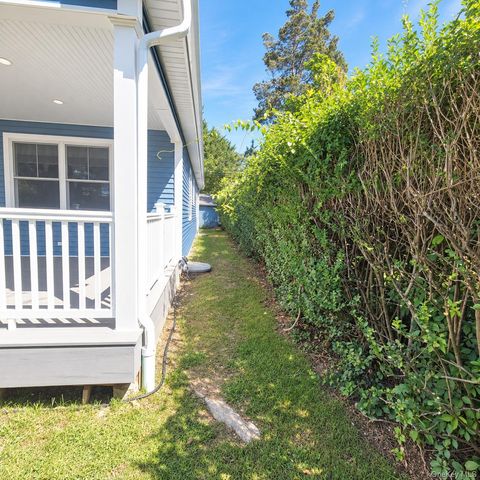 5 Lane G, Huntington, NY 11743