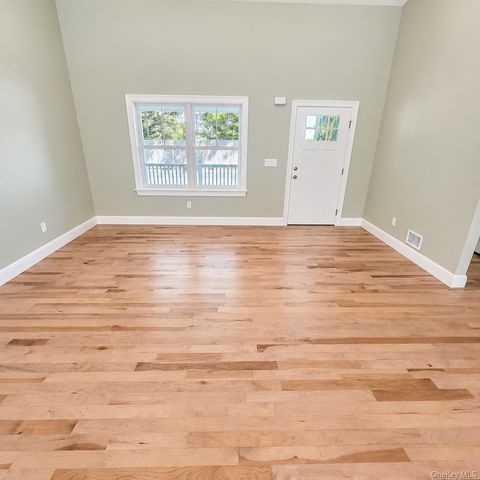 5 Lane G, Huntington, NY 11743