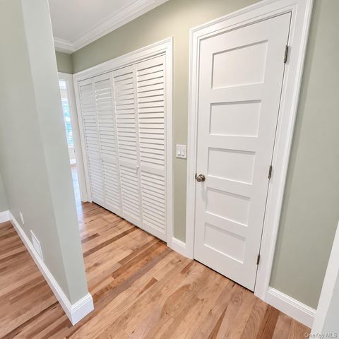 5 Lane G, Huntington, NY 11743