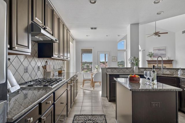 700 Ledge Stone DR, Austin, TX 78737