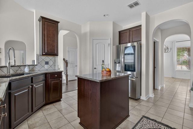 700 Ledge Stone DR, Austin, TX 78737