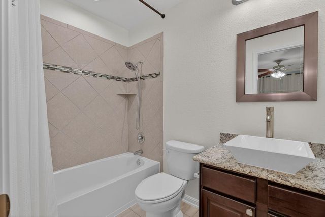 700 Ledge Stone DR, Austin, TX 78737