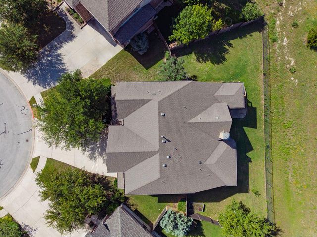 700 Ledge Stone DR, Austin, TX 78737