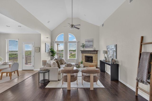 700 Ledge Stone DR, Austin, TX 78737