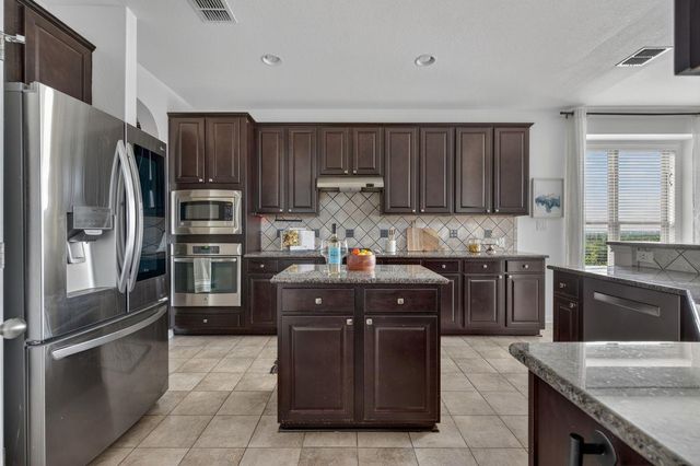 700 Ledge Stone DR, Austin, TX 78737
