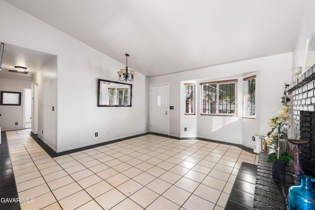 5241 E Avenue R12, Palmdale, CA 93552