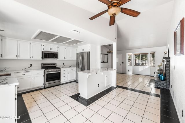 5241 E Avenue R12, Palmdale, CA 93552