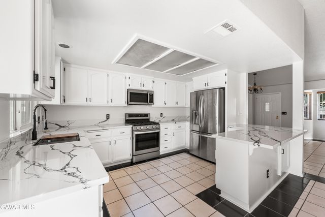 5241 E Avenue R12, Palmdale, CA 93552