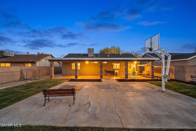 5241 E Avenue R12, Palmdale, CA 93552