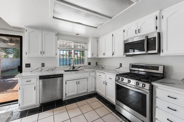 5241 E Avenue R12, Palmdale, CA 93552