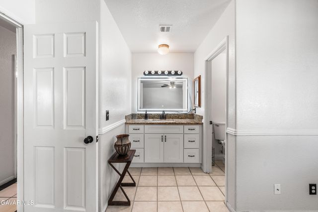 5241 E Avenue R12, Palmdale, CA 93552