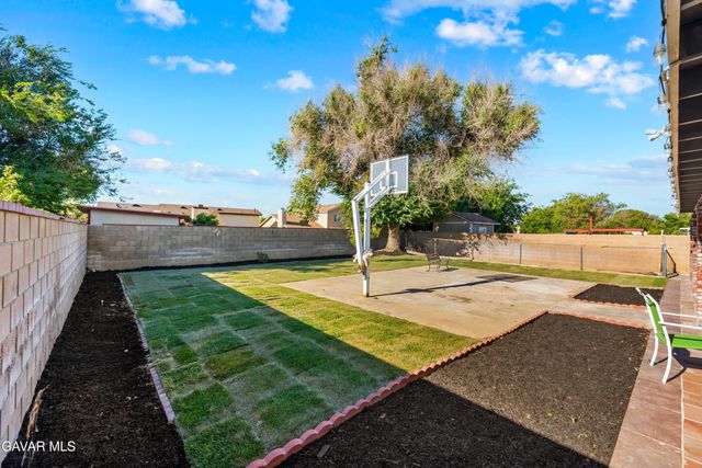 5241 E Avenue R12, Palmdale, CA 93552