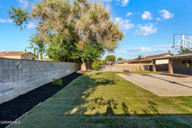 5241 E Avenue R12, Palmdale, CA 93552