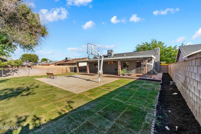 5241 E Avenue R12, Palmdale, CA 93552