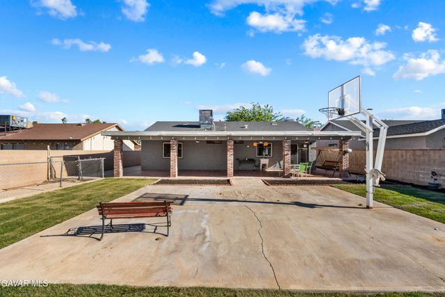 5241 E Avenue R12, Palmdale, CA 93552