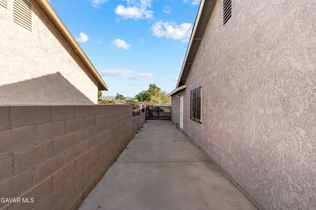 5241 E Avenue R12, Palmdale, CA 93552