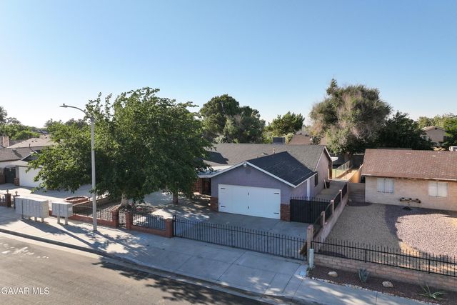 5241 E Avenue R12, Palmdale, CA 93552