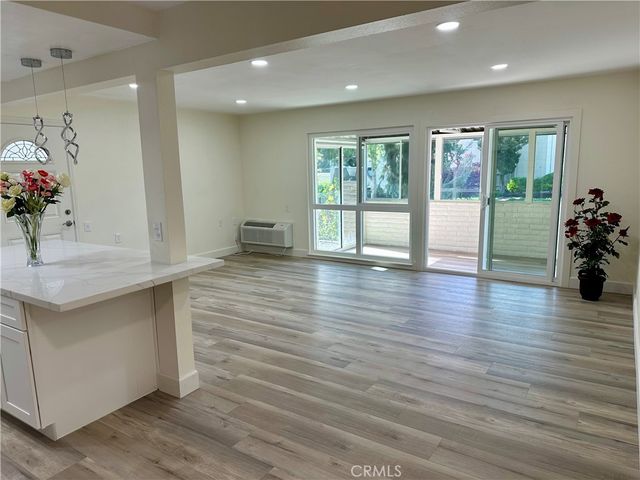 2277 Via mariposa W B, Laguna Woods, CA 92637