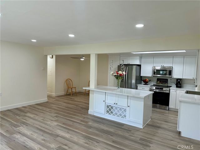 2277 Via mariposa W B, Laguna Woods, CA 92637