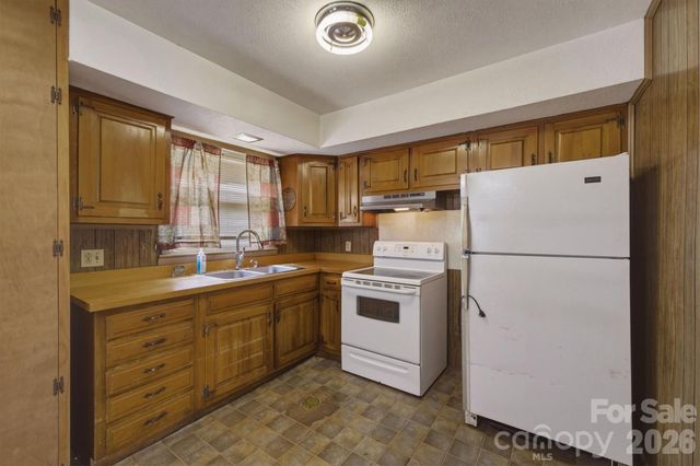 930 Enola Road, Morganton, NC 28655