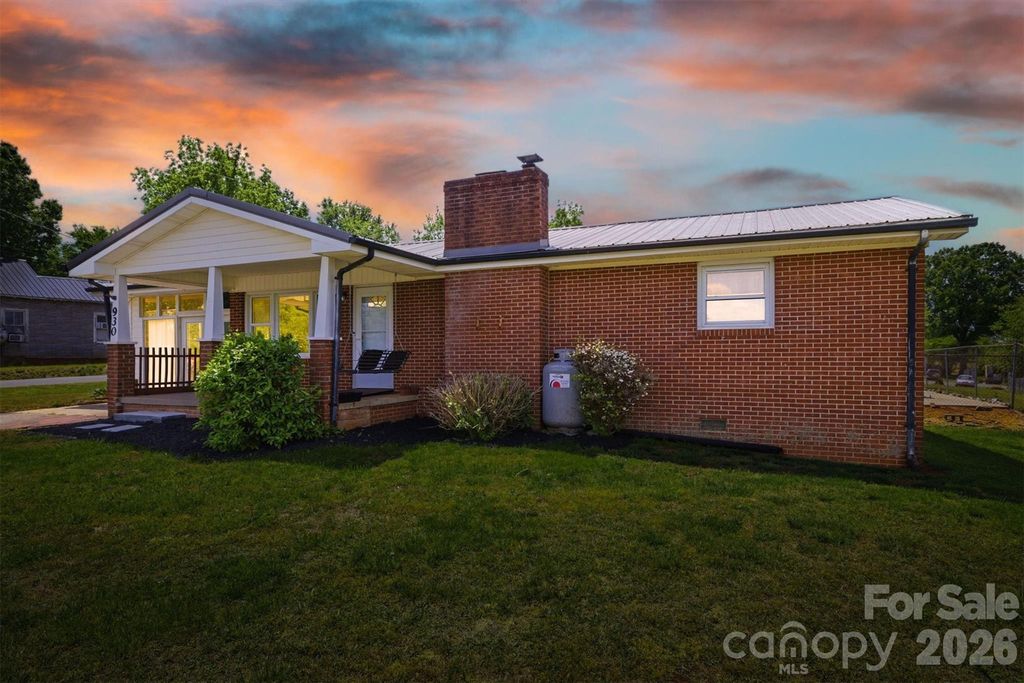 930 Enola Road, Morganton, NC 28655