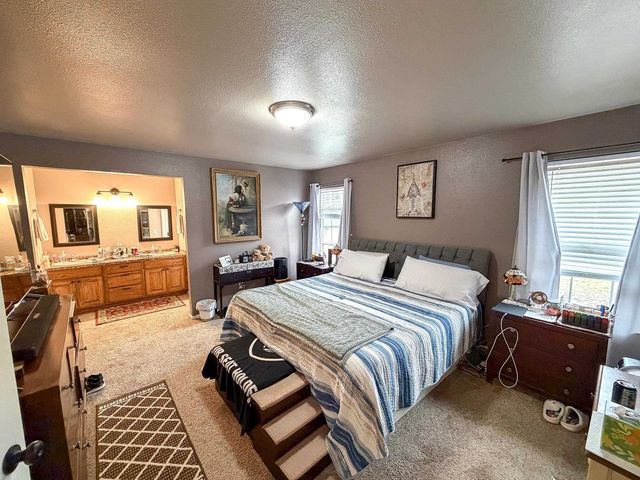 1735 Rivers Edge Dr SE, Minot, ND 58701