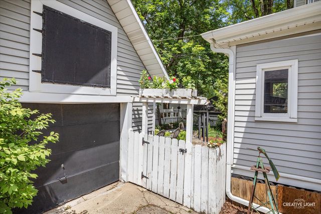 206 Oregon Avenue, West Dundee, IL 60118