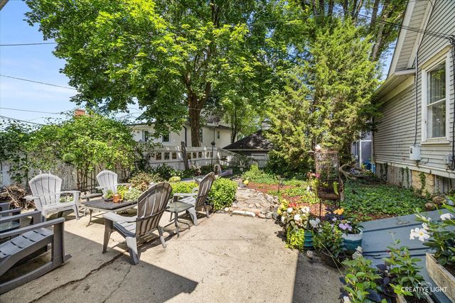 206 Oregon Avenue, West Dundee, IL 60118