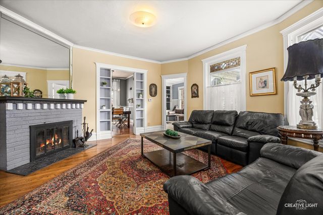 206 Oregon Avenue, West Dundee, IL 60118