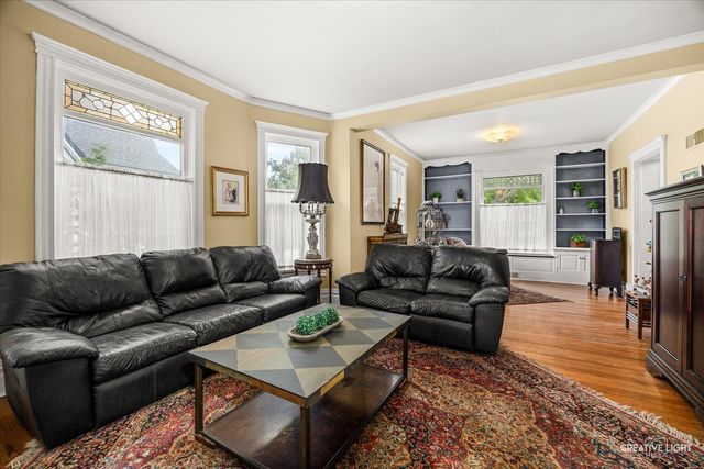 206 Oregon Avenue, West Dundee, IL 60118