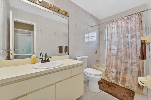 2450 NW 108th St, Miami, FL 33167
