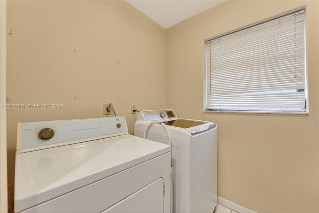 2450 NW 108th St, Miami, FL 33167