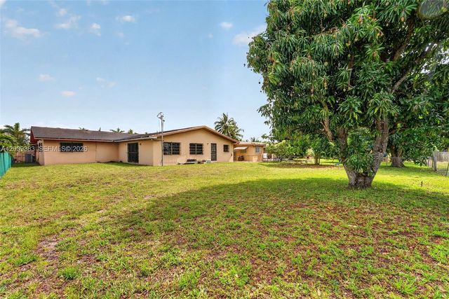 2450 NW 108th St, Miami, FL 33167