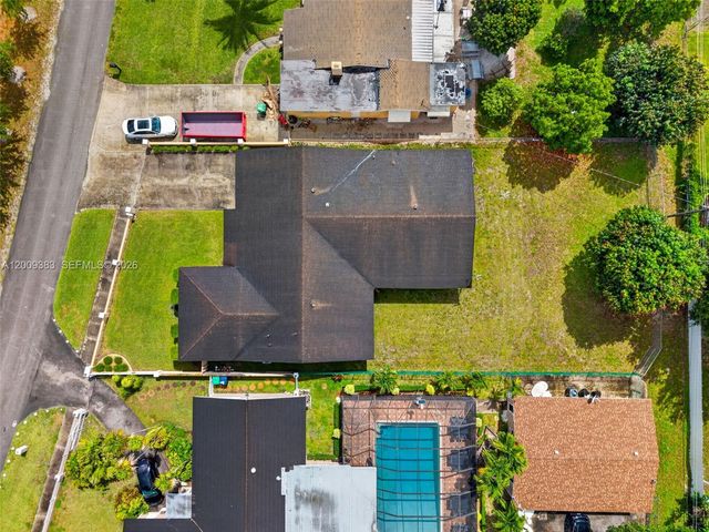 2450 NW 108th St, Miami, FL 33167