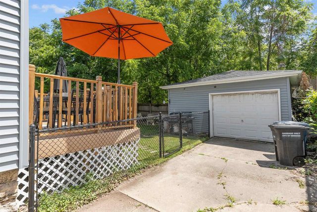 623 W NEW YORK AVENUE, Oshkosh, WI 54901